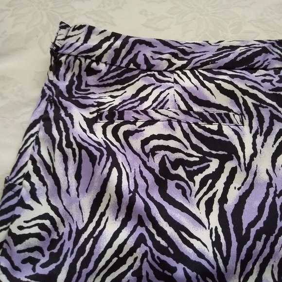 New 🎀 Purple Zebra print skorts - Picture 8 of 8